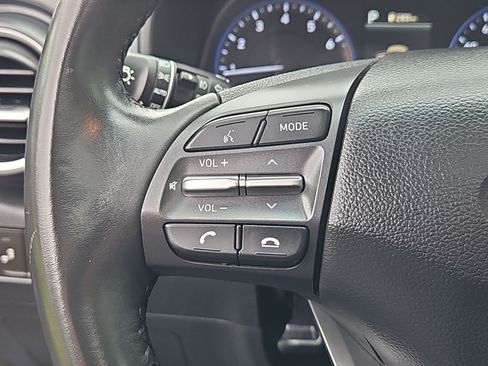 Used 2021 Hyundai Kona SEL Plus AWD/4WD image 16