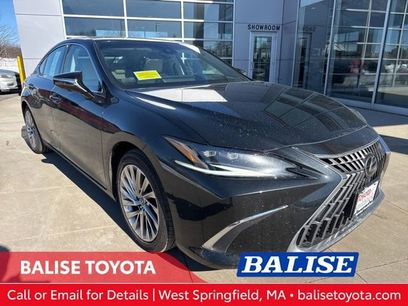 Used 2022 Lexus ES 350 Ultra Luxury w/ Accessory Package 2