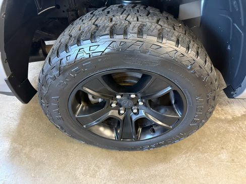 Used 2020 RAM 1500 Big Horn AWD/4WD image 32