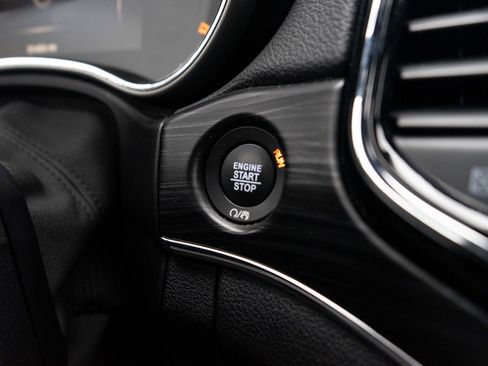 Used 2019 Jeep Grand Cherokee Limited image 22