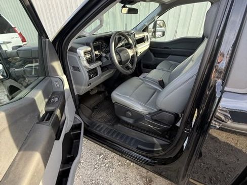 Used 2024 Ford F350 XL w/ Camper Package image 2