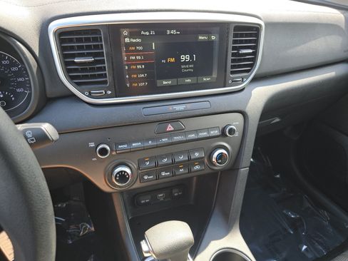 Used 2020 Kia Sportage LX FWD image 33