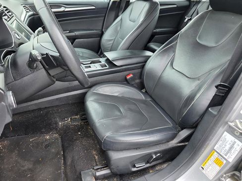 Used 2020 Ford Fusion Titanium image 18