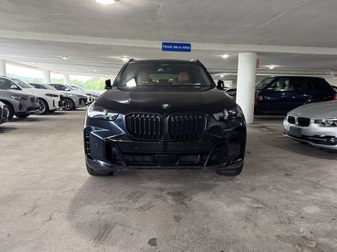 Certified 2024 BMW X5 xDrive40i w/ M Sport Package AWD/4WD image 5