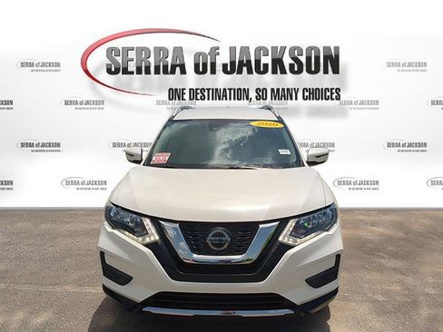 Used 2020 Nissan Rogue SV FWD image 3