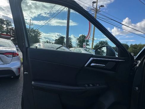 Used 2024 Mitsubishi Outlander Ralliart AWD/4WD image 9