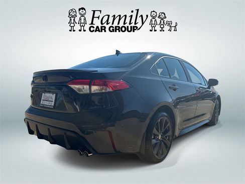 Used 2025 Toyota Corolla SE image 3