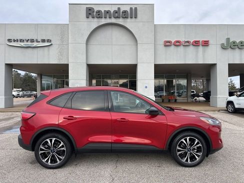 Used 2022 Ford Escape SE w/ SE Sport Appearance Package image 8