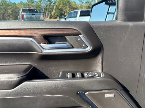 Used 2023 Chevrolet Silverado 1500 RST image 18