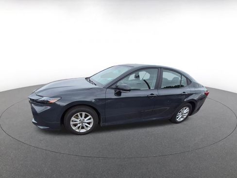 Used 2025 Toyota Camry LE image 4