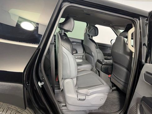 Used 2024 Kia EV9 Light Long Range RWD image 28
