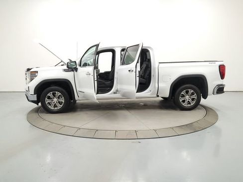 Used 2024 GMC Sierra 1500 SLT image 12