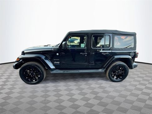 Used 2021 Jeep Wrangler Unlimited Sahara image 9