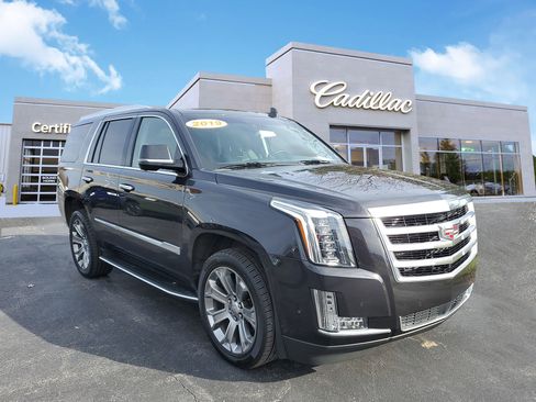 Used 2019 Cadillac Escalade Premium Luxury image 4