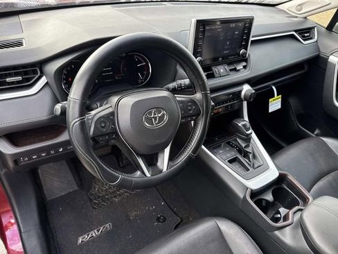 Used 2019 Toyota RAV4 Limited w/ Advanced Technology Package image 24