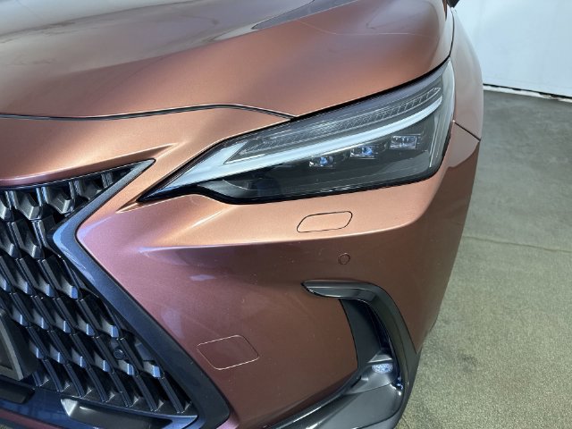 Certified 2025 Lexus NX 350h AWD w/ Rear Seat Package image 31