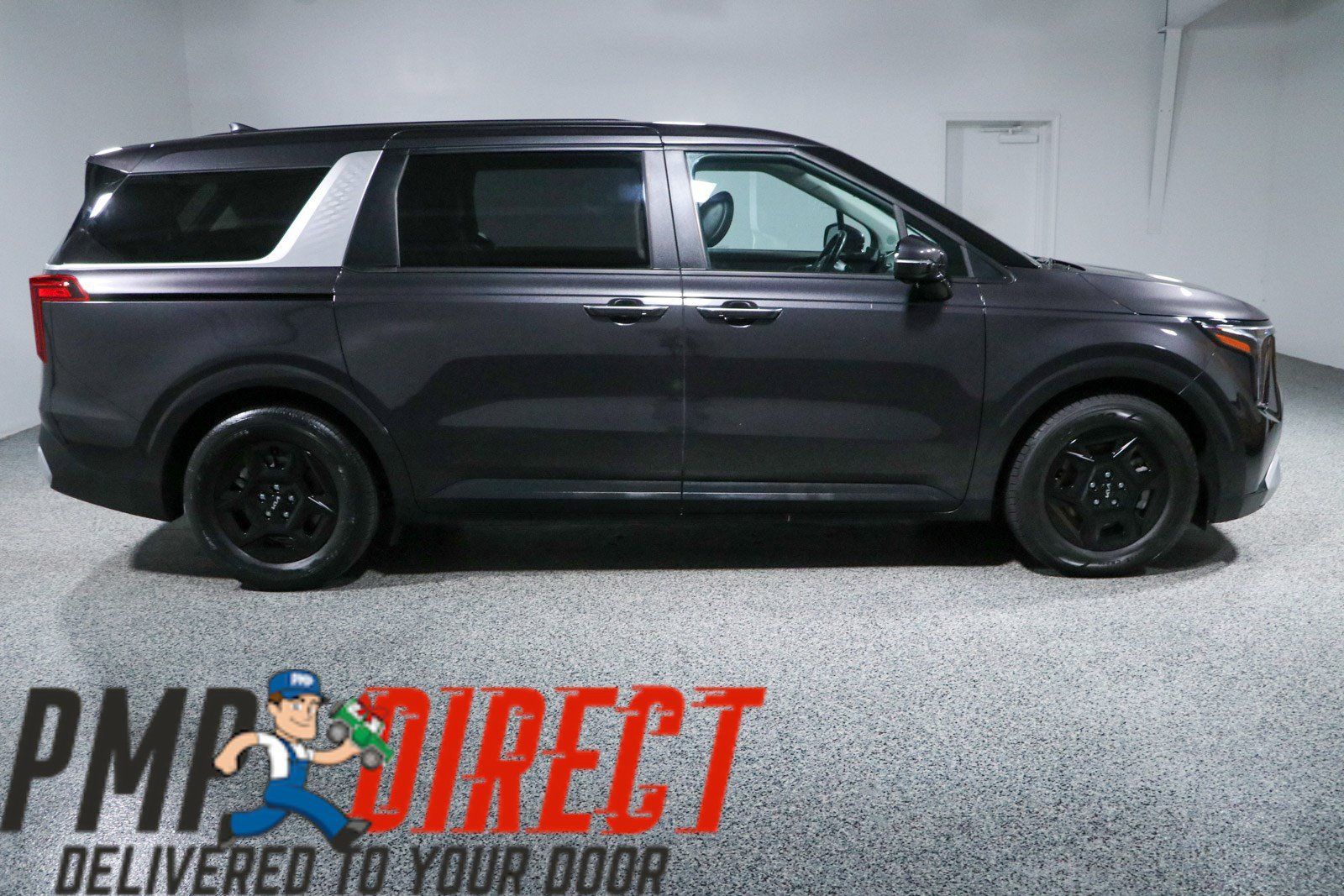 Used 2025 Kia Carnival FWD image 6