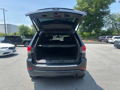 Used 2017 Jeep Grand Cherokee Limited image 34