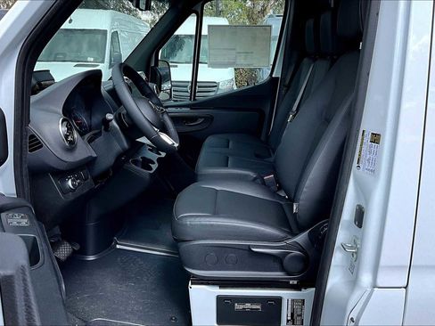 New 2025 Mercedes-Benz Sprinter 2500 image 9