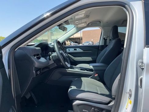 Used 2025 Ford Explorer Active RWD image 10