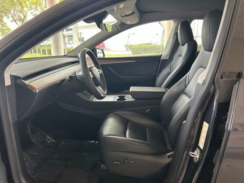 Used 2024 Tesla Model Y Long Range RWD image 5