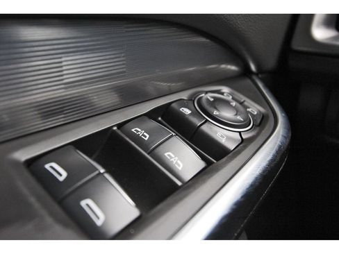 Used 2025 Cadillac XT4 Premium Luxury FWD image 19