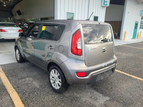 Used 2013 Kia Soul + FWD image 3