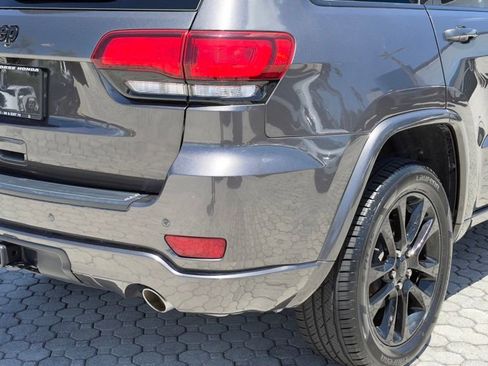 Used 2021 Jeep Grand Cherokee Laredo X AWD/4WD image 16