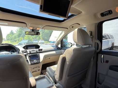 Used 2015 Honda Odyssey Touring Elite image 35