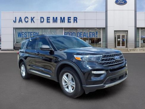 Certified 2021 Ford Explorer XLT w/ Equipment Group 202A AWD/4WD image 1