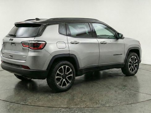 Used 2025 Jeep Compass Trailhawk w/ Trailer Tow Group AWD/4WD image 9