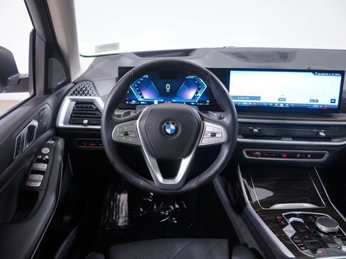 Used 2024 BMW X7 xDrive40i w/ Premium Package AWD/4WD image 12