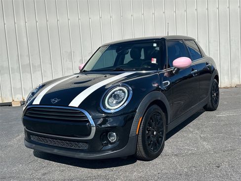 Used 2020 MINI Cooper 4-Door Hardtop image 2
