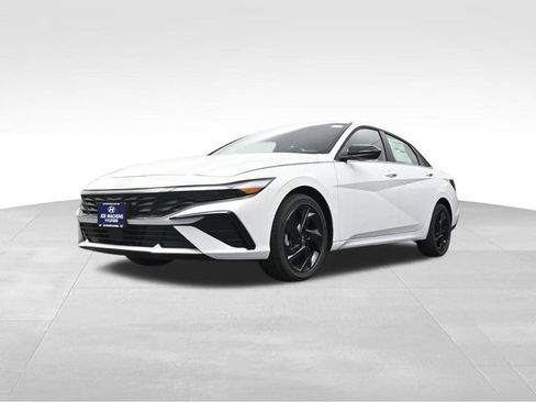 New 2026 Hyundai Elantra SEL Sport Premium FWD image 32