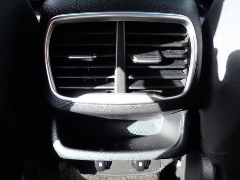 Used 2020 Hyundai Santa Fe SE image 18