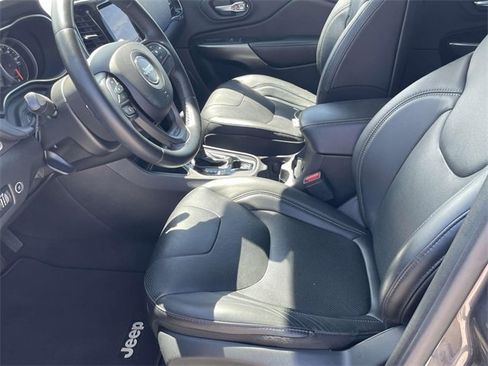 Used 2019 Jeep Cherokee Limited image 14