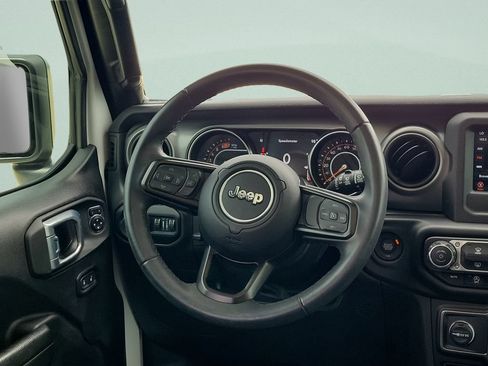 Used 2022 Jeep Wrangler Unlimited Sport AWD/4WD image 12