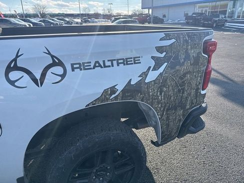 Used 2021 Chevrolet Silverado 1500 Custom Trail Boss w/ Realtree Special Edition image 34