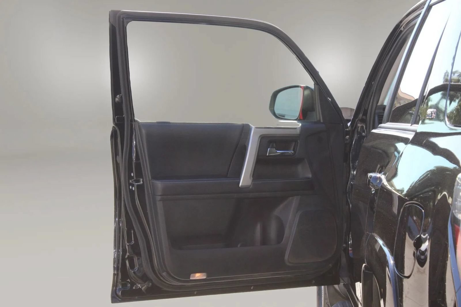 Used 2018 Toyota 4Runner SR5 Premium AWD/4WD image 18