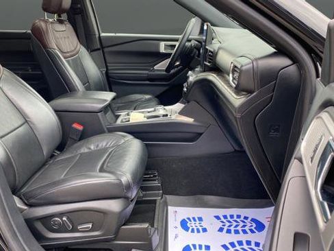 Used 2020 Ford Explorer Platinum w/ Premium Technology Package AWD/4WD image 22