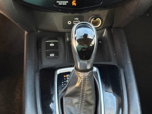 Used 2021 Nissan Rogue Sport SV w/ Technology Package FWD image 29