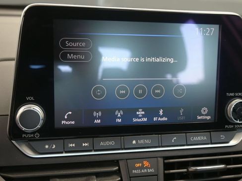 Used 2024 Nissan Altima 2.5 SV FWD image 31
