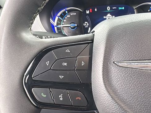 Used 2024 Chrysler Pacifica Select image 27