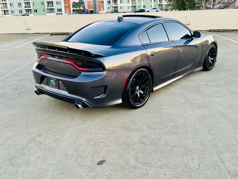 Used 2019 Dodge Charger Scat Pack w/ Daytona Edition image 10