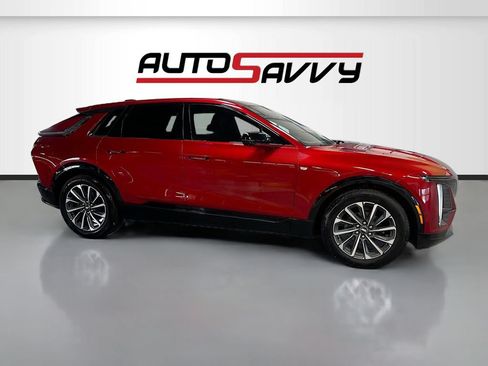 Used 2025 Cadillac Lyriq Sport AWD/4WD image 8
