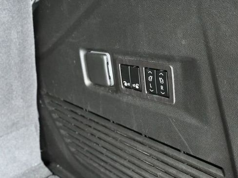 Used 2023 GMC Yukon AT4 AWD/4WD image 44