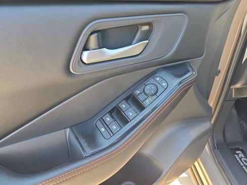 Certified 2025 Nissan Rogue SV AWD/4WD image 12