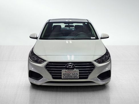 Used 2022 Hyundai Accent SE FWD image 2