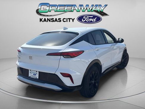Used 2025 Buick Envista Sport Touring w/ Convenience I Package FWD image 7