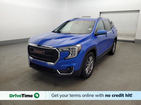 Used 2024 GMC Terrain SLT image 1